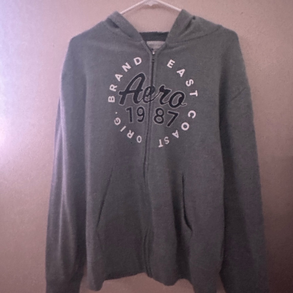 Aero zip up